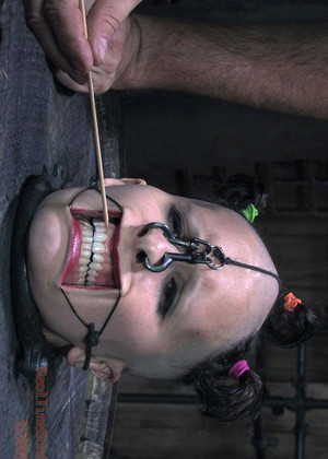 Realtimebondage Model